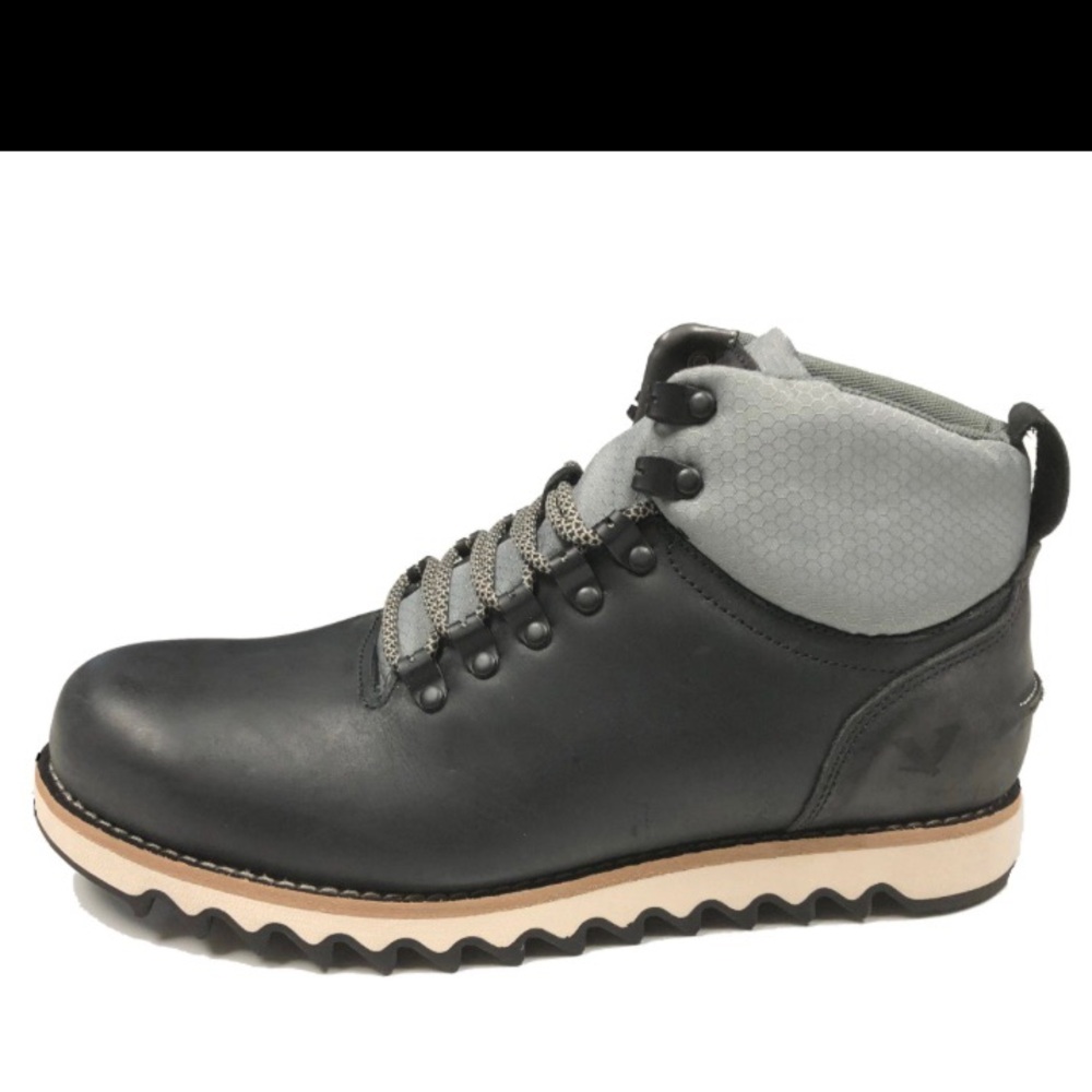 Thomas & Vine Territory Crash Ankle Boot

Color: Black

Style# CRASH-BLK-105